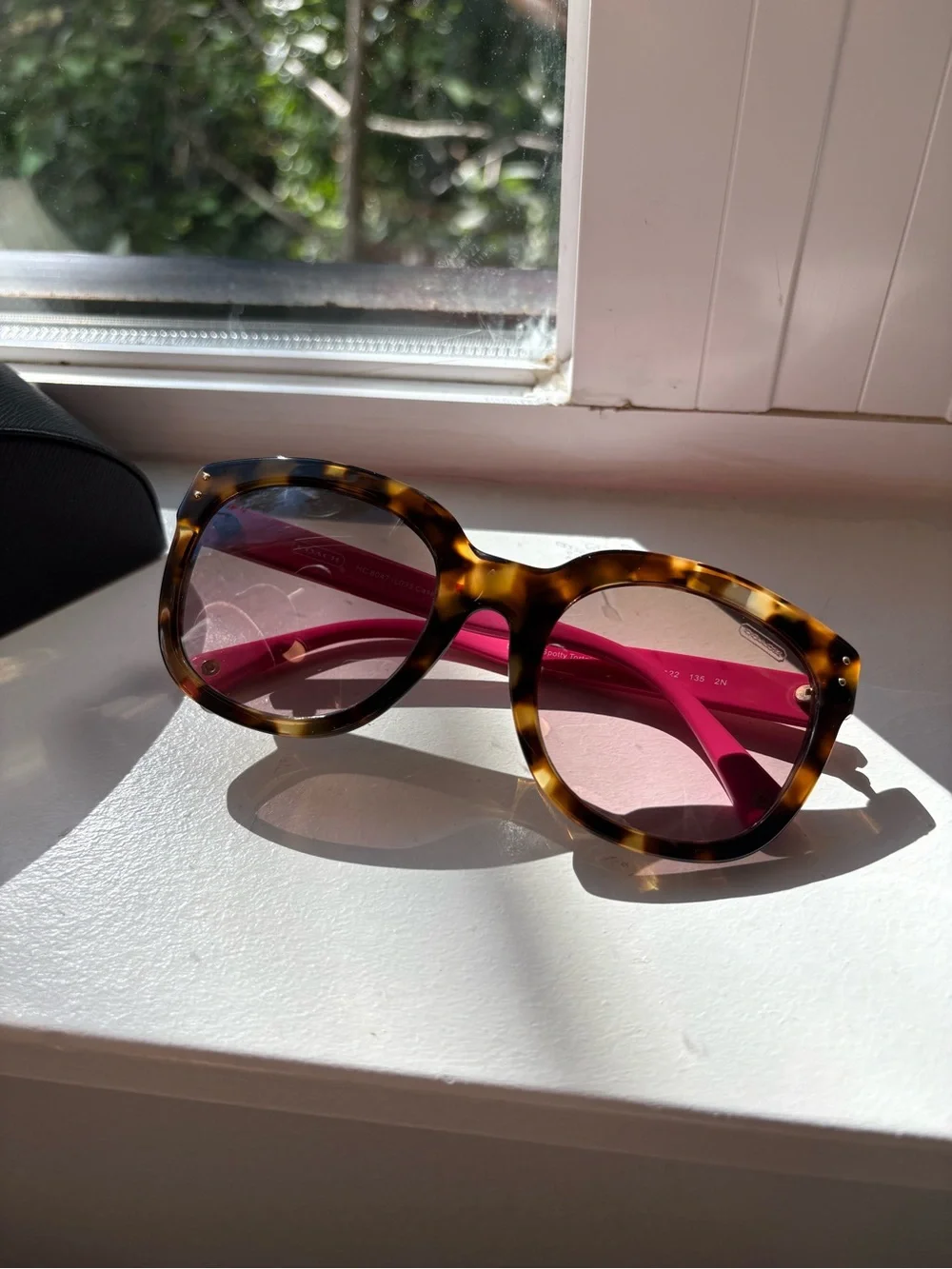 Coach Sunglasses (Spotty Tortoise/Fuchsia)